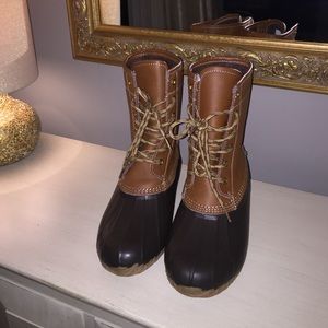 Khombu duck boots!