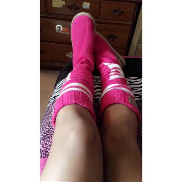 VS PINK MUKLUKS