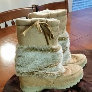 SALE! Furry Snow Bunny Boots!