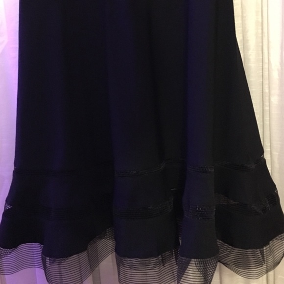 Cache medium black dress - Picture 4 of 4