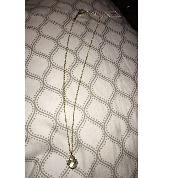 Kendra Scott necklace