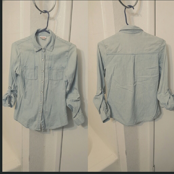 Mossimo button up blouse