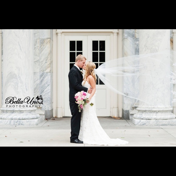 Beautiful lace veil 💕 - Picture 3 of 7