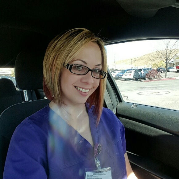 Meet your Posher, Jennifer - Picture 1 of 1