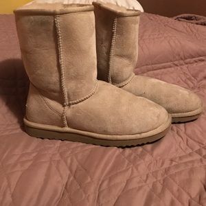 Ugg classic short boots- beige *AUTHENTIC*