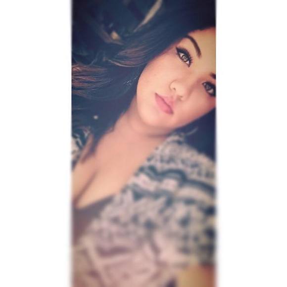 Meet your Posher, Idalia