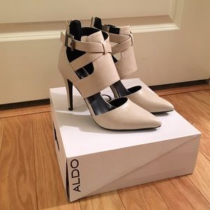 🔸HP🔸NWT ALDO 💋 "PEAT" ANKLE CUFFED HEEL