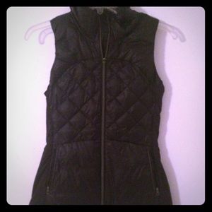Lululemon down for a run vest