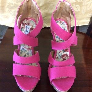 Love Culture Wedge Sandals Size 8