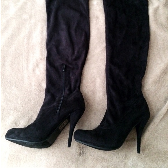 New Shoedazzle Suede Over-the-Knee Boots Size 8