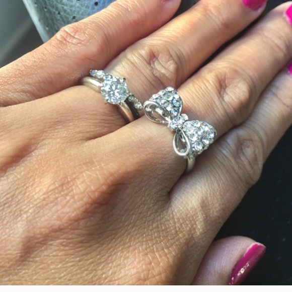 Adorable bow ring ππ - Picture 3 of 3