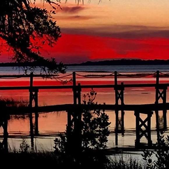 Meet your Posher, Lorrie - Picture 1 of 1