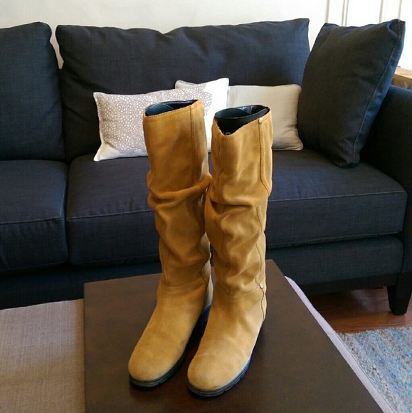 Boots - super comfortable, rich suede boots