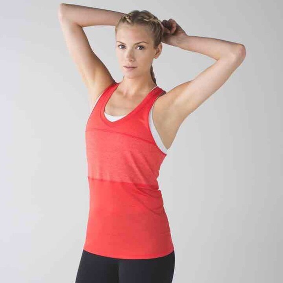 🎉CLOSET CLEAN OUT🎉 Lululemon Tank sz 4