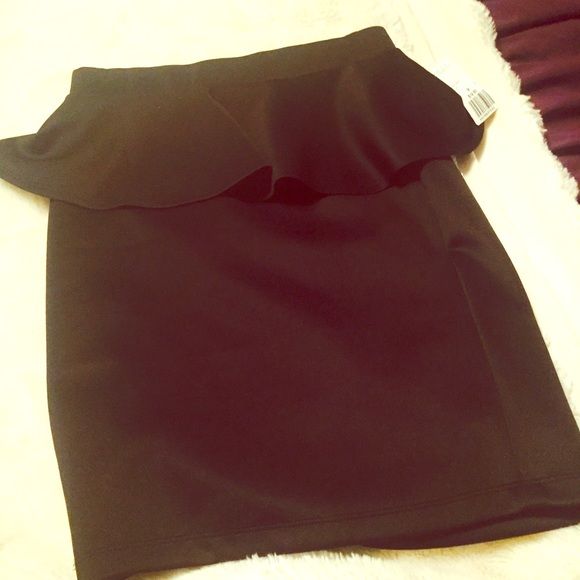 NWT Forever 21 black peplum skirt
