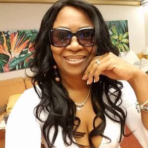 Meet your Posher, Kareen