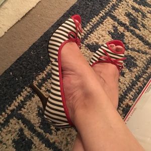 SHOES MINIMAL USED SZ 7 1/2 EXCELLENT CONDITION🌺