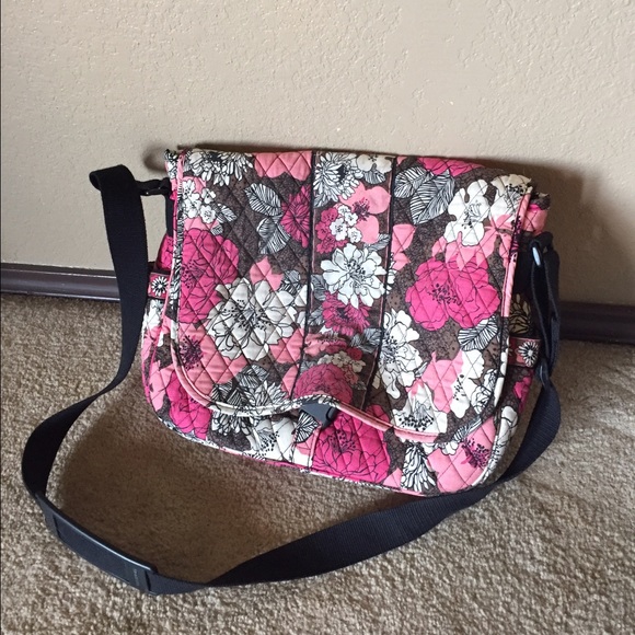 A Vera Bradley messenger bag in Mocha rouge.