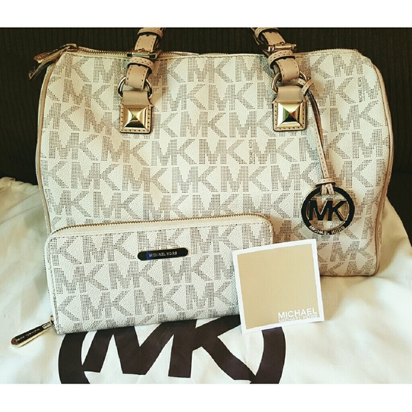 ✖SOLD❌Michael Kors LARGE Grayson set