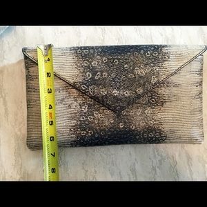 👛👛👛 Faux snake clutch
