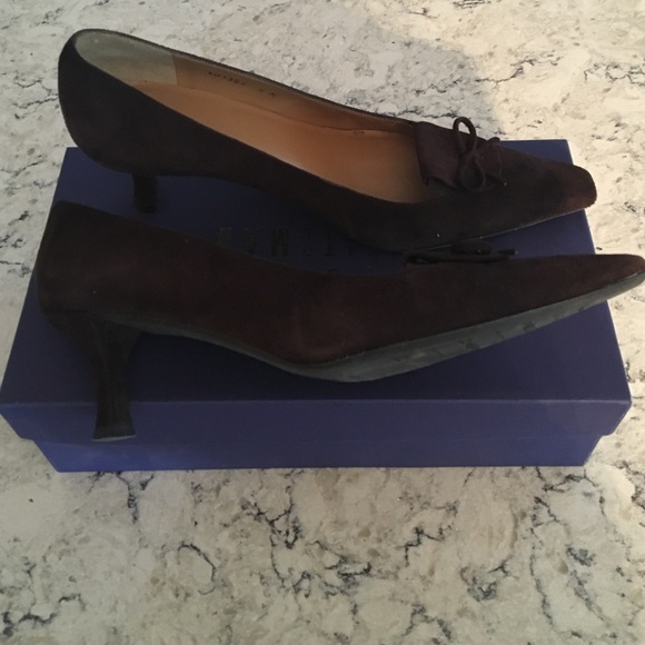 STUART WEITZMAN suede bow heels - Picture 3 of 4