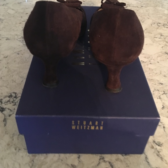 STUART WEITZMAN suede bow heels - Picture 4 of 4