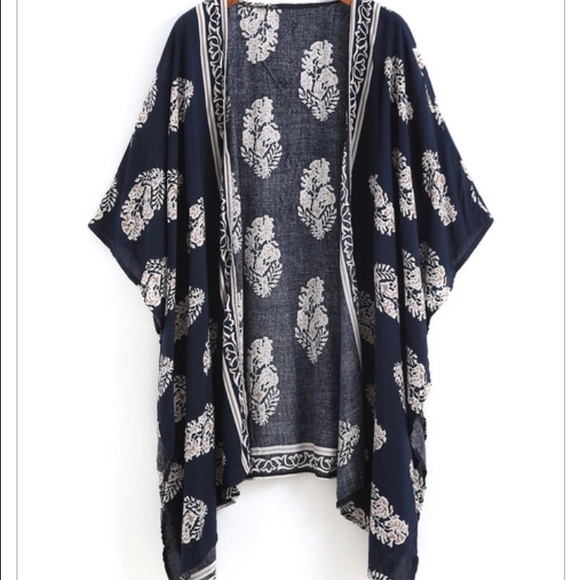 Navy vintage floral kimono NWOT