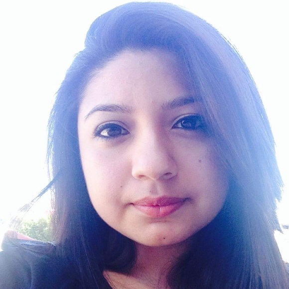 Meet your Posher, Selah