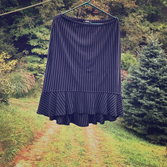 Used Studio 1940 skirt, size L, stretchy