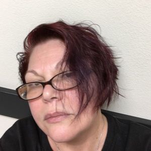 Meet your Posher, Cornelia