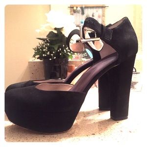 ❗️FLASH SALE❗️Michael Kors Black Heels