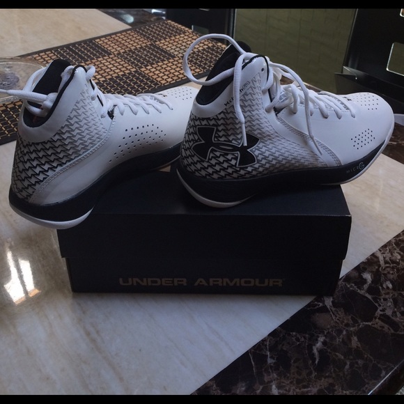 Brand New & Authentic Under Armor W Micro G Torch