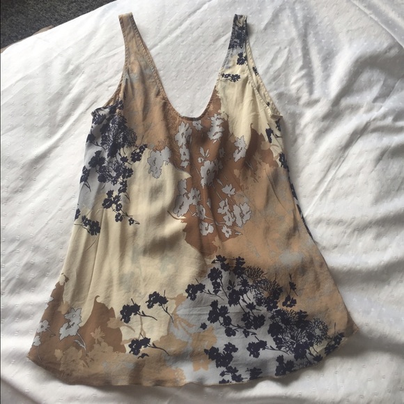 Aritzia t. Babaton top