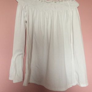 OFF THE SHOULDER PEASANT TOP