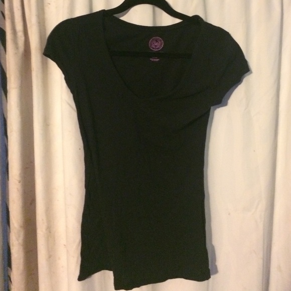 So. "So perfect tee". V neck.