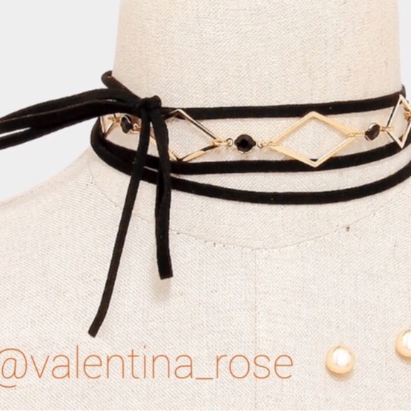 Jewelry - Faux suede & metal choker