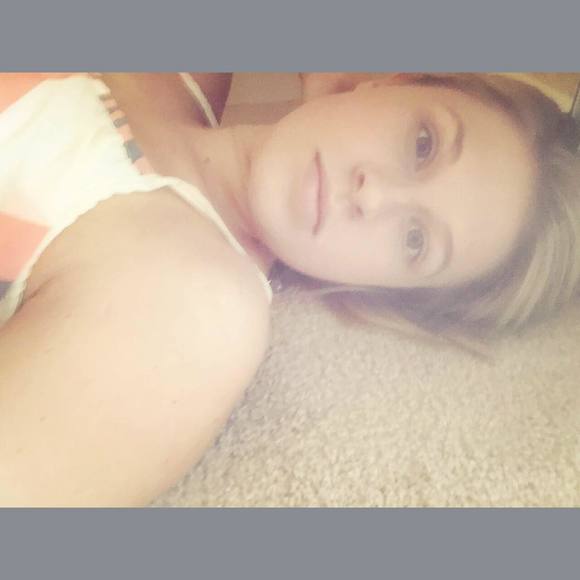 Meet your Posher, Abby - Picture 1 of 1