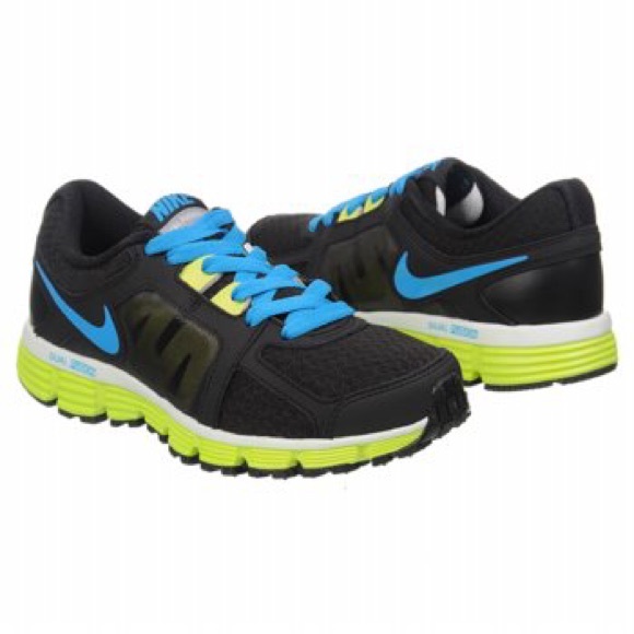 NIKE Dual Fusion ST 2