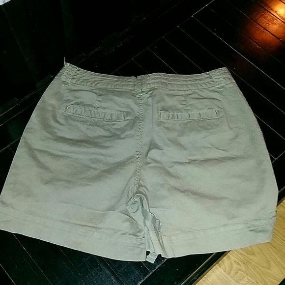 St johns bay olive green short sz6 - Picture 2 of 2