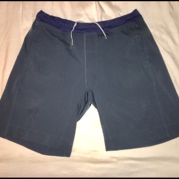 Men's blue Lululemon shorts XL