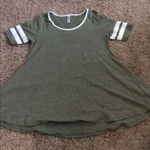 LuLaRoe BNWOT Perfect T