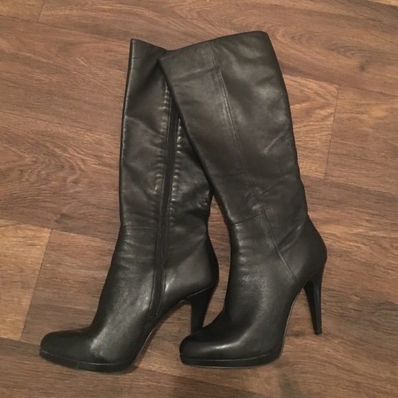 nine west zone out studded booties