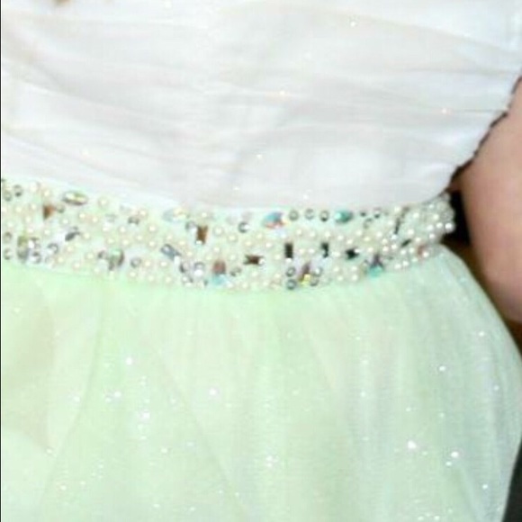 Mint green dress - Picture 3 of 3