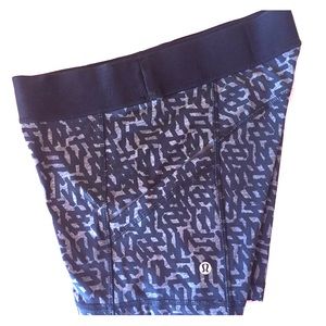 LULUMEMON printed yoga shorts