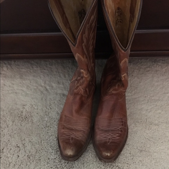 Brown pointy toe western boots