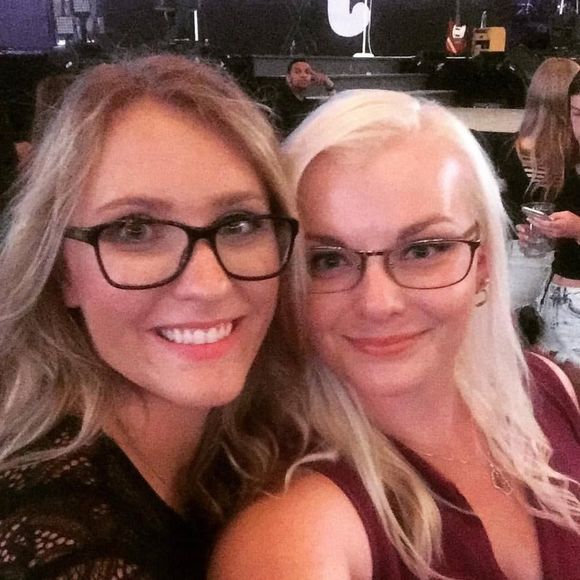 Meet your Posher, Lisa - Picture 1 of 1