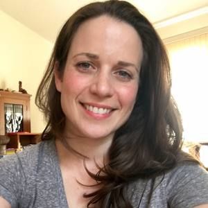 Meet your Posher, Lara