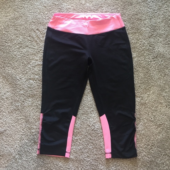 Tek Gear black & pink size M workout capris.