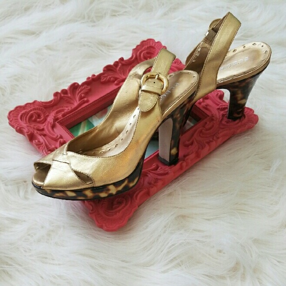 BCBG Gold & tortoise platform peep toe slingbacks - Picture 2 of 3