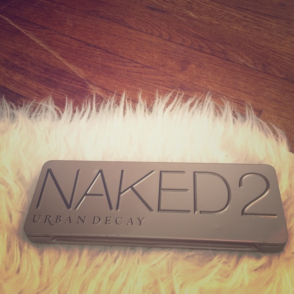 Urban Decay Naked 2 eyeshadow palette